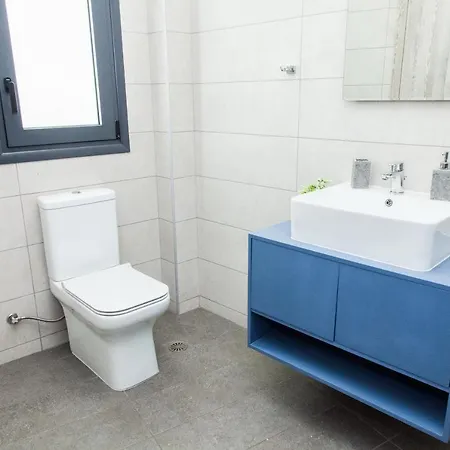A Spacious Brand New Studio Ideal For 2 A * Athens